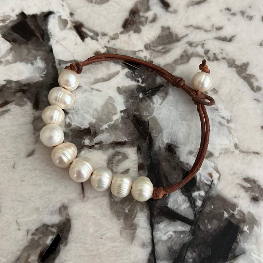 Pearl bracelet